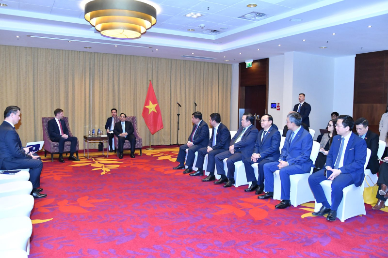 Thủ tướng khuyến khích tập đoàn hàng không quốc gia Ba Lan mở lại đường bay tới Việt Nam -0