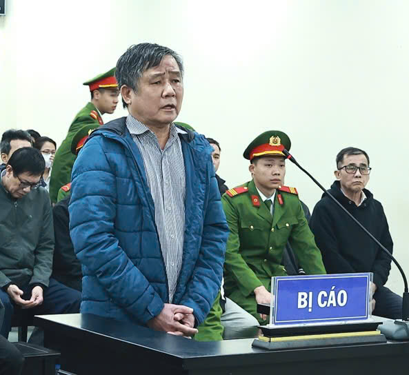 Cựu Chủ tịch UBND tỉnh Bình Thuận bị đề nghị từ 6 đến 7 năm tù -0