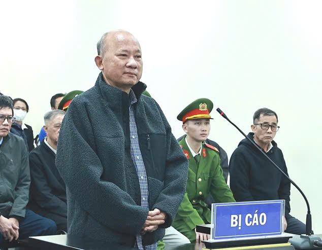 Cựu Chủ tịch UBND tỉnh Bình Thuận bị đề nghị từ 6 đến 7 năm tù -0