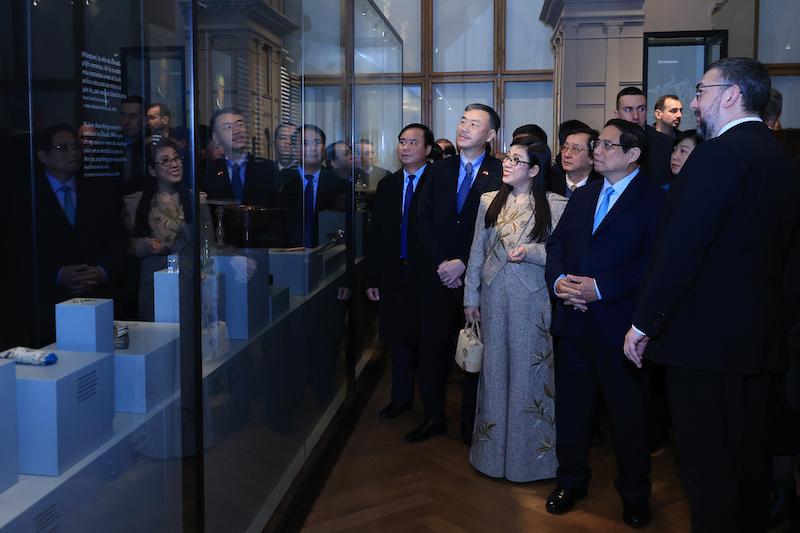 Thủ tướng thăm Bảo tàng Quốc gia - biểu tượng văn hóa và lịch sử của Czech -1