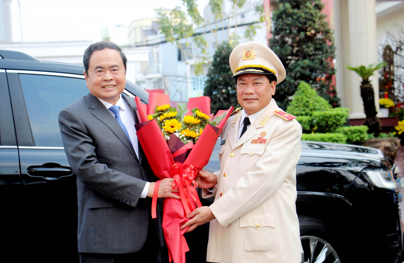 Chủ tịch Quốc hội thăm, động viên, chúc Tết CBCS Công an TP Cần Thơ -0