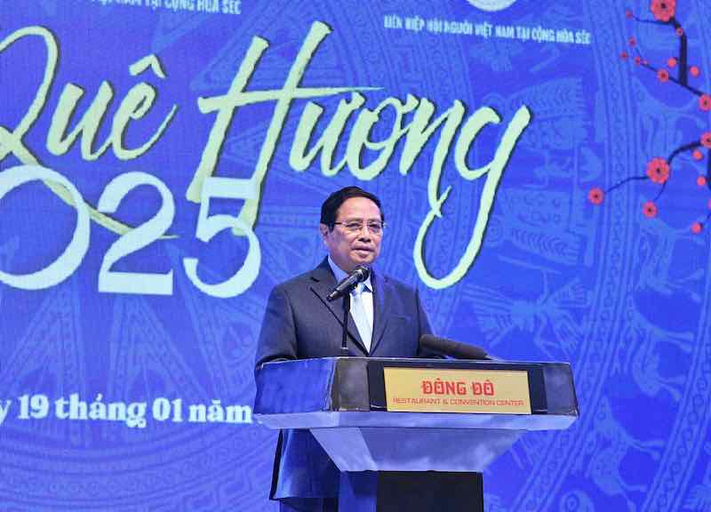 Thủ tướng Chính phủ và Phu nhân tham dự chương trình Xuân Quê hương tại Crech -0