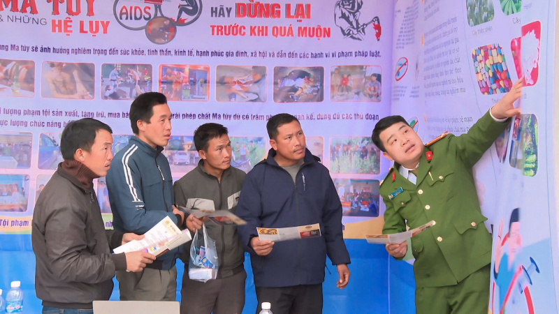 Ấm áp chương trình “Sắc xuân biên giới - An ninh vững bền” tại xã Na Tông, Điện Biên -1
