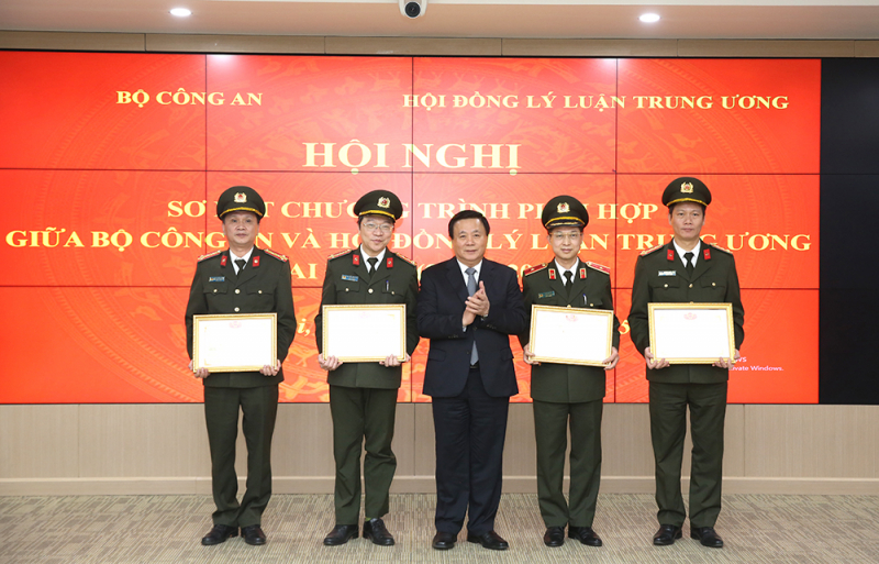 Sơ kết Chương trình phối hợp giữa Bộ Công an và Hội đồng Lý luận Trung ương giai đoạn 2021-2026 -0