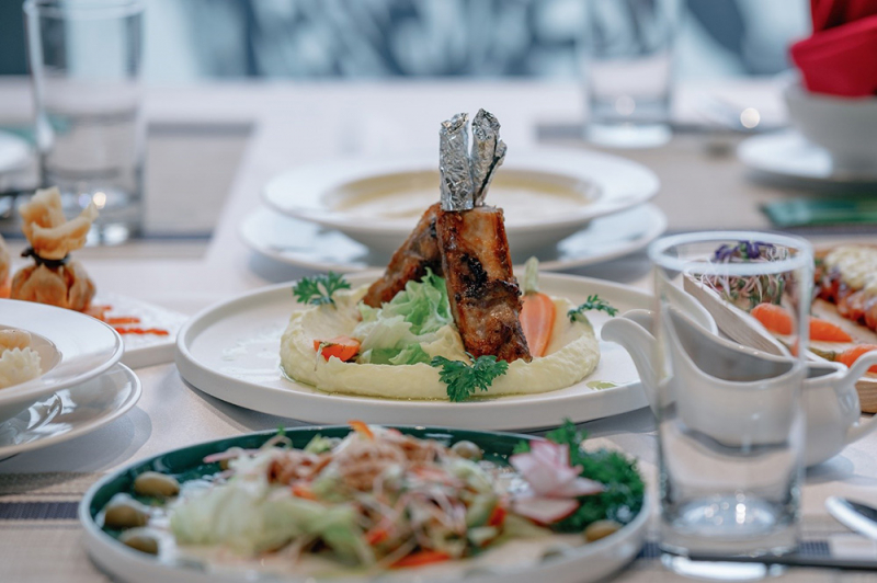 Du xuân trên vùng đất sử thi -1