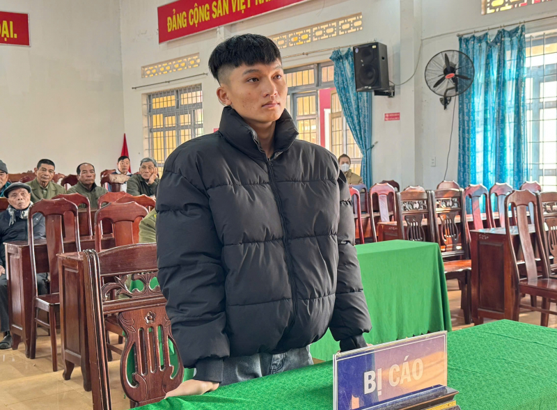 Mua pháo về chơi Tết, nam thanh niên lãnh án tù -0