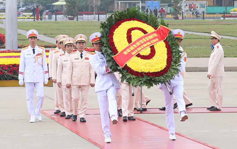 Lãnh đạo Đảng, Nhà nước vào Lăng viếng Bác và tưởng niệm các Anh hùng Liệt sĩ -0