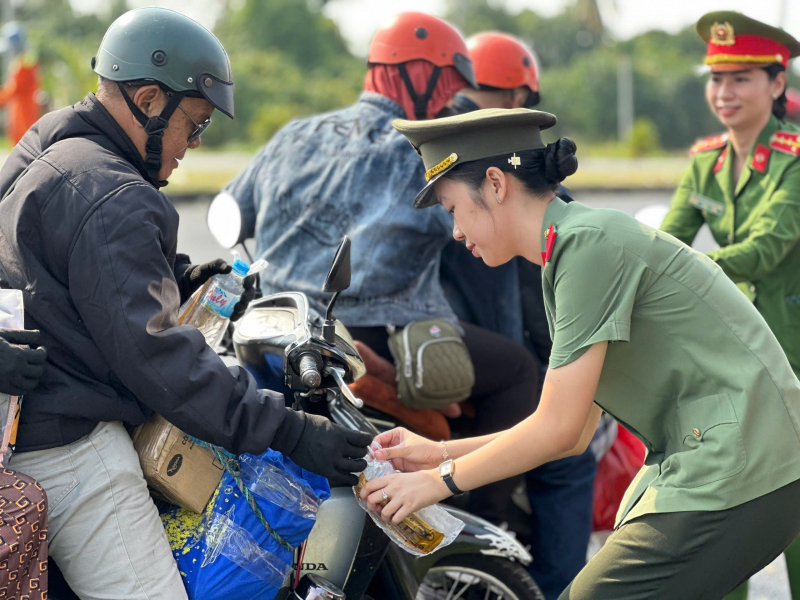 Đồng Tháp lan tỏa mô hình “Trạm dừng chân nghĩa tình” -0