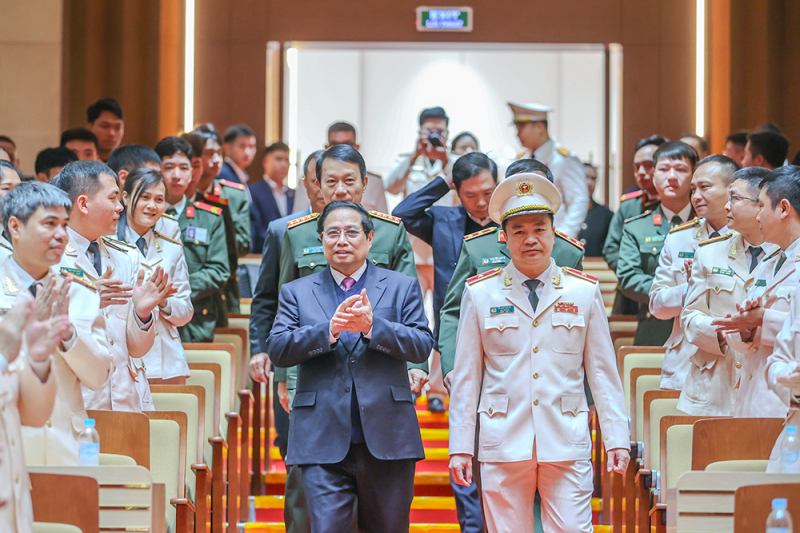 Làm công tác an ninh phải nhìn xa, trông rộng, nghĩ sâu, làm lớn -2