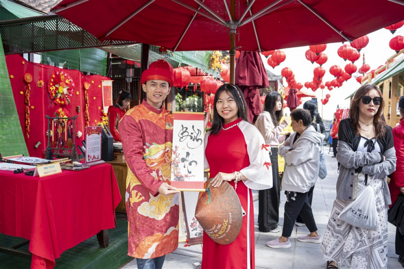 Hàng nghìn khách đến du xuân tại Sun World Ba Na Hills đầu năm mới 2025 -0