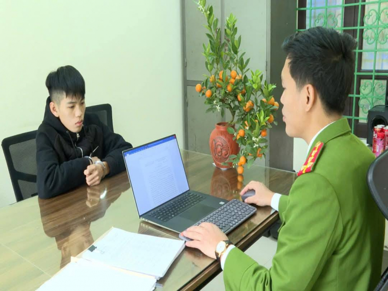 Sau 6 tiếng, Công an bắt 2 đối tượng cướp giật tài sản ngày mùng 2 Tết -0