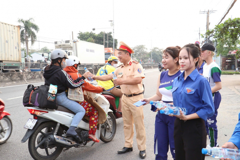 Công an TP Hồ Chí Minh đảm bảo an ninh, an toàn cho nhân dân đón Tết bình yên. -0