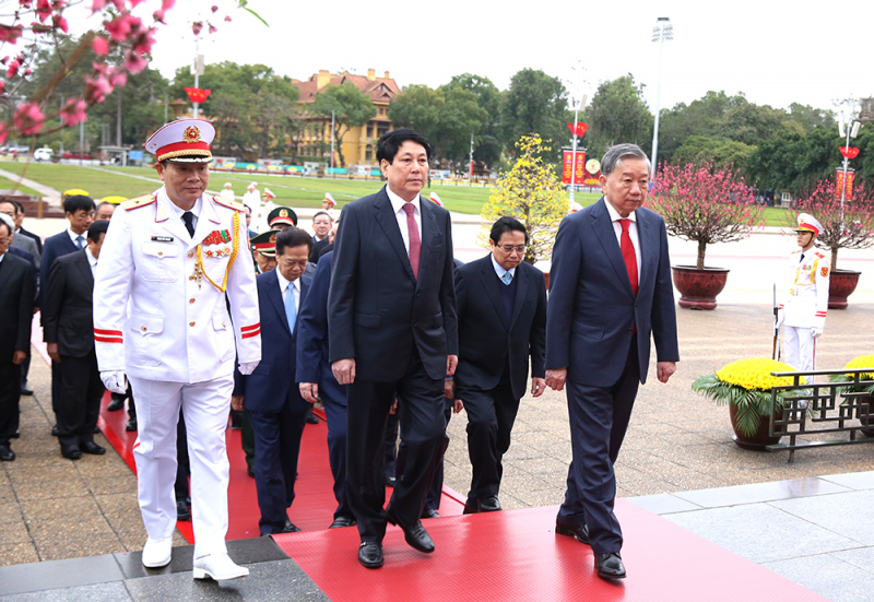 Lãnh đạo Đảng, Nhà nước vào Lăng viếng Bác nhân kỷ niệm 95 năm Ngày thành lập Đảng -0