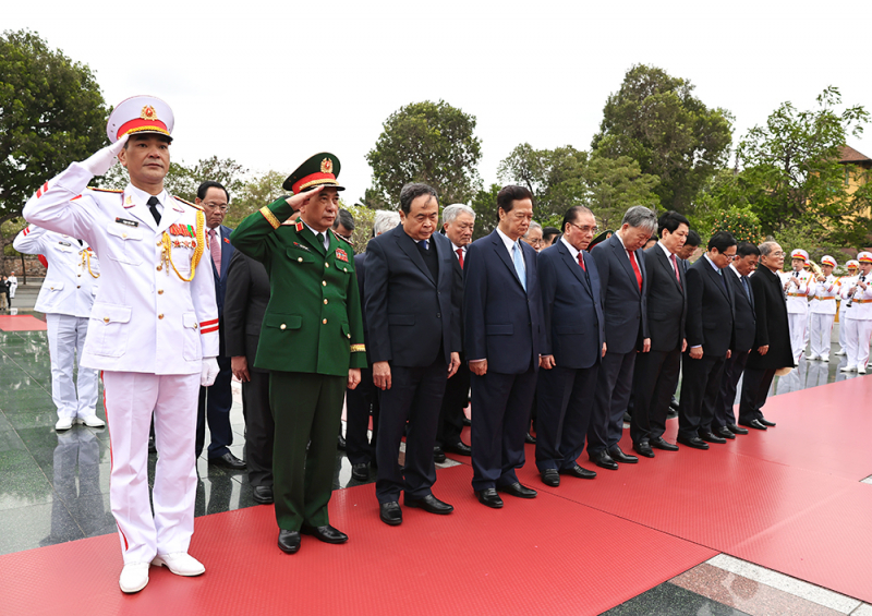 Lãnh đạo Đảng, Nhà nước vào Lăng viếng Bác nhân kỷ niệm 95 năm Ngày thành lập Đảng -0