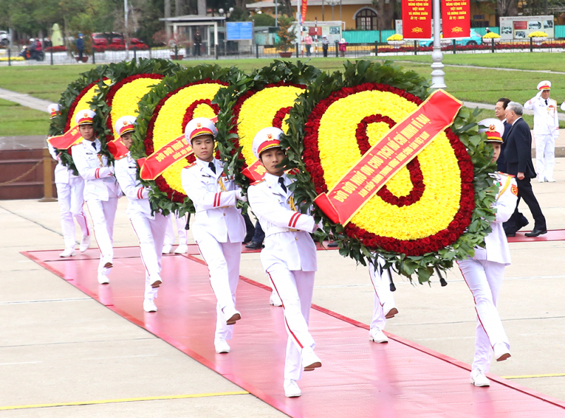 Lãnh đạo Đảng, Nhà nước vào Lăng viếng Bác nhân kỷ niệm 95 năm Ngày thành lập Đảng -1