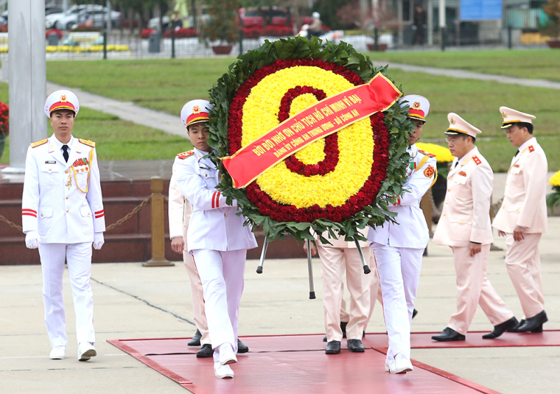 Lãnh đạo Đảng, Nhà nước vào Lăng viếng Bác nhân kỷ niệm 95 năm Ngày thành lập Đảng -1