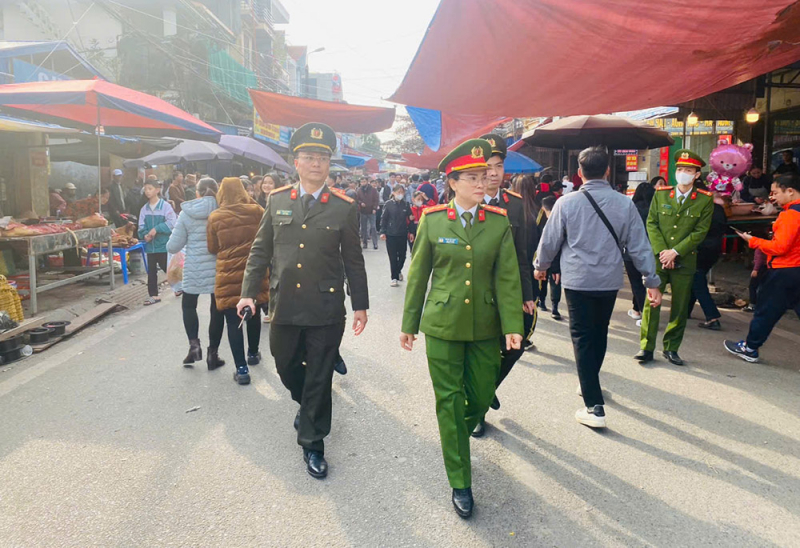 Xuyên đêm bảo đảm an ninh, an toàn Lễ hội chợ Viềng -0