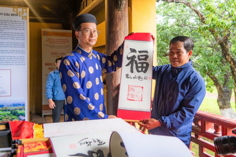Tái hiện lễ hạ nêu, khai ấn triều Nguyễn trong Hoàng cung -0