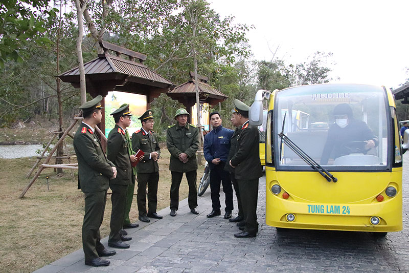 Công an Quảng Ninh vì bình yên mùa lễ hội Yên Tử -0
