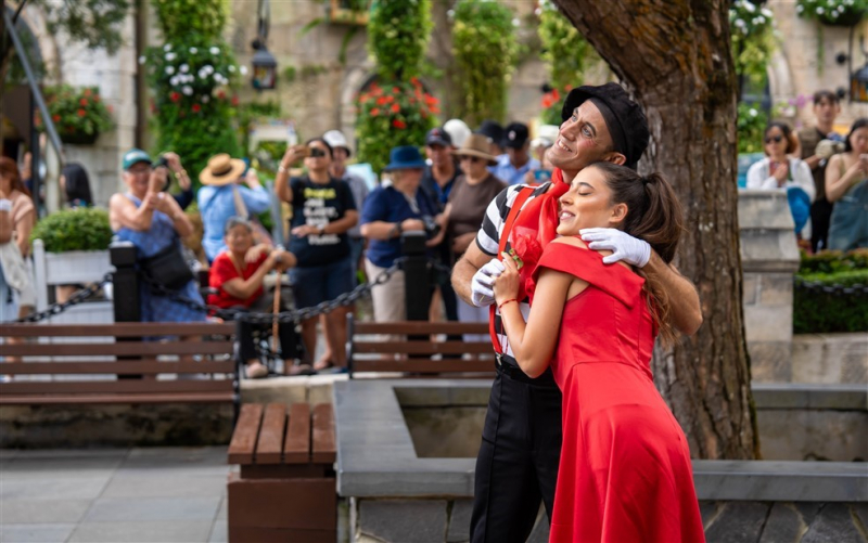 Miễn phí vé cáp treo tham quan Bà Nà đêm: ưu đãi du xuân đặc biệt hấp dẫn tại Đà Nẵng -0