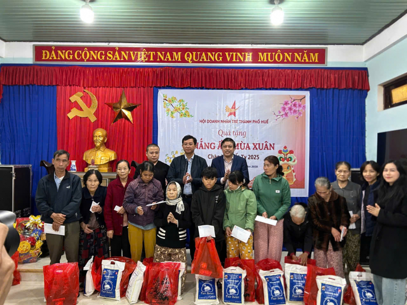 Phấn khởi đón Tết trong niềm vui mới ở địa giới mới -0