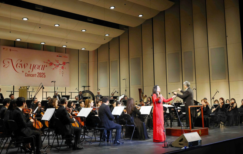 “Hoà nhạc chào xuân – New year concert 2025”: Ngập tràn những giai điệu xuân tại Nhà hát Hồ Gươm -0
