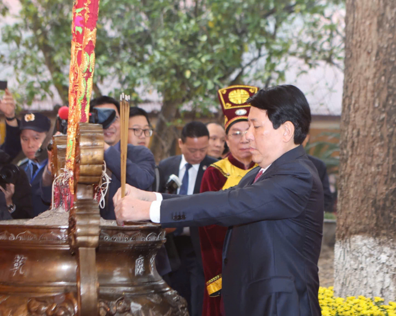 Chủ tịch nước Lương Cường dâng hương - khai xuân Ất Tỵ tại di sản Hoàng thành Thăng Long – Hà Nội -0