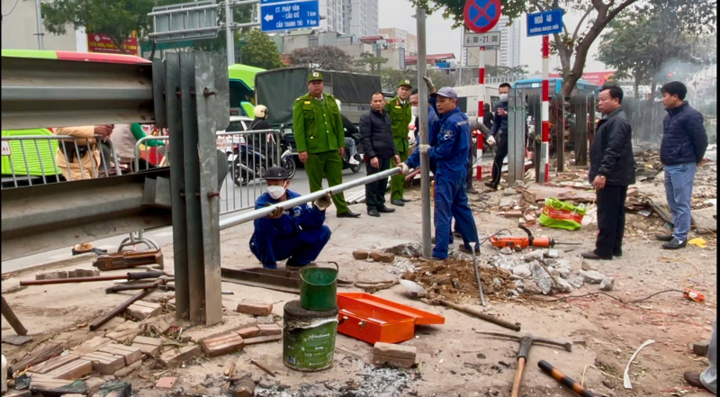 Hà Nội:  Công an vào cuộc quyết liệt  xóa bỏ 4 lối đi tự mở -0
