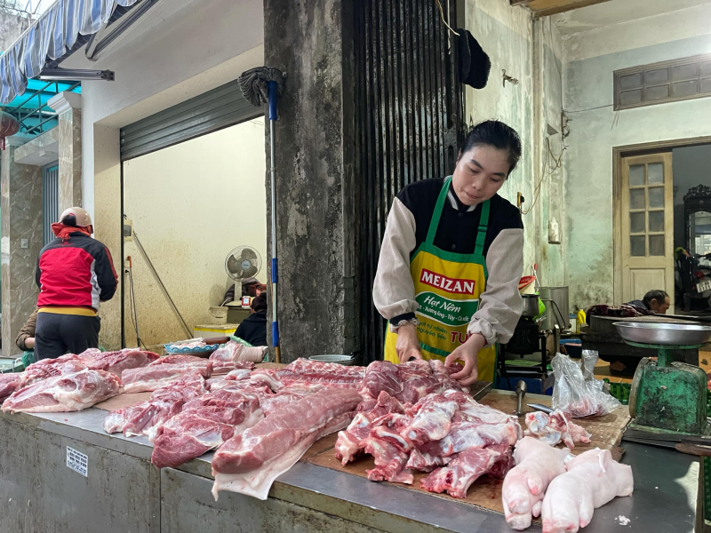 Điều chỉnh giá dịch vụ y tế, giao thông, thực phẩm kéo CPI tháng 1 tăng 0,98% -0