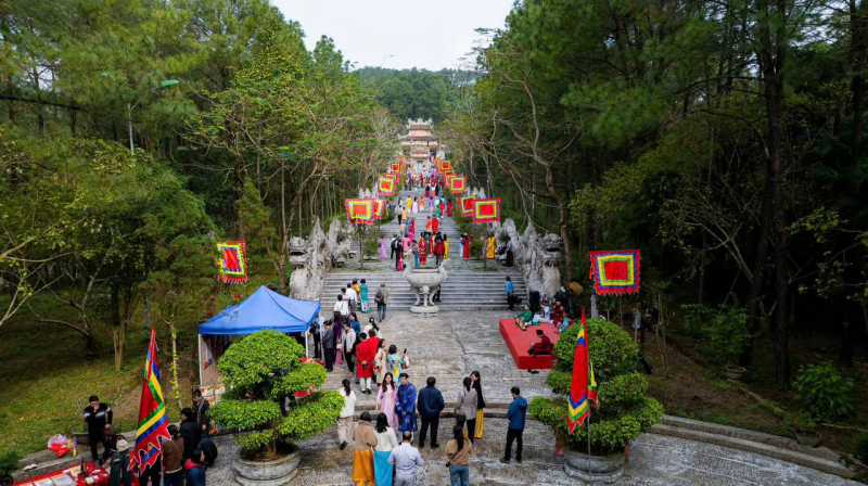 Khai hội Đền Huyền Trân -0