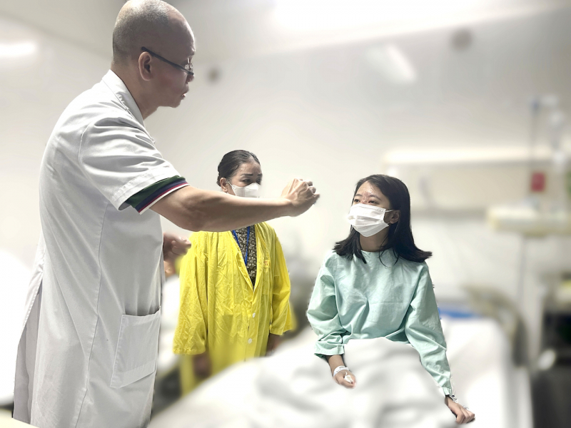 Nữ sinh 14 tuổi tự tiêm filler nâng mũi tại nhà, suýt mù mắt -0