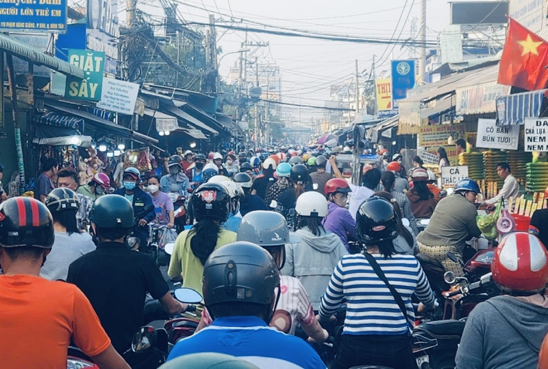 Phố cá lóc nướng sực mùi ngày vía Thần tài -0