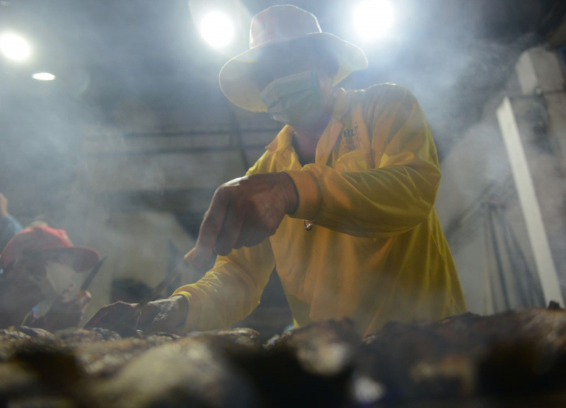 Phố cá lóc nướng sực mùi ngày vía Thần tài -3