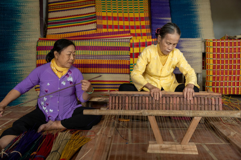 Du khách hào hứng tham gia Lễ hội làng mộc hơn 500 năm tuổi ở Hội An -0