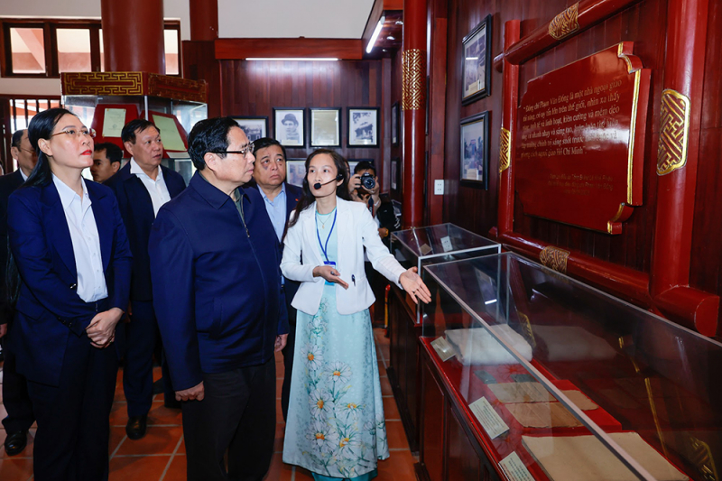 Thủ tướng Phạm Minh Chính dâng hương tại khu lưu niệm đồng chí Phạm Văn Đồng -0