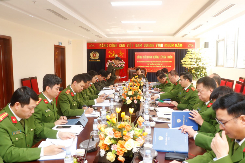 Thứ trưởng Lê Văn Tuyến thăm và làm việc tại Cục Cảnh sát Phòng cháy, chữa cháy và cứu nạn, cứu hộ -0