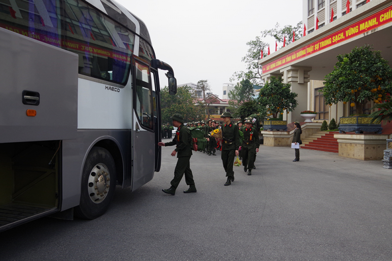 Hàng nghìn tân binh háo hức, sẵn sàng lên đường nhập ngũ -0