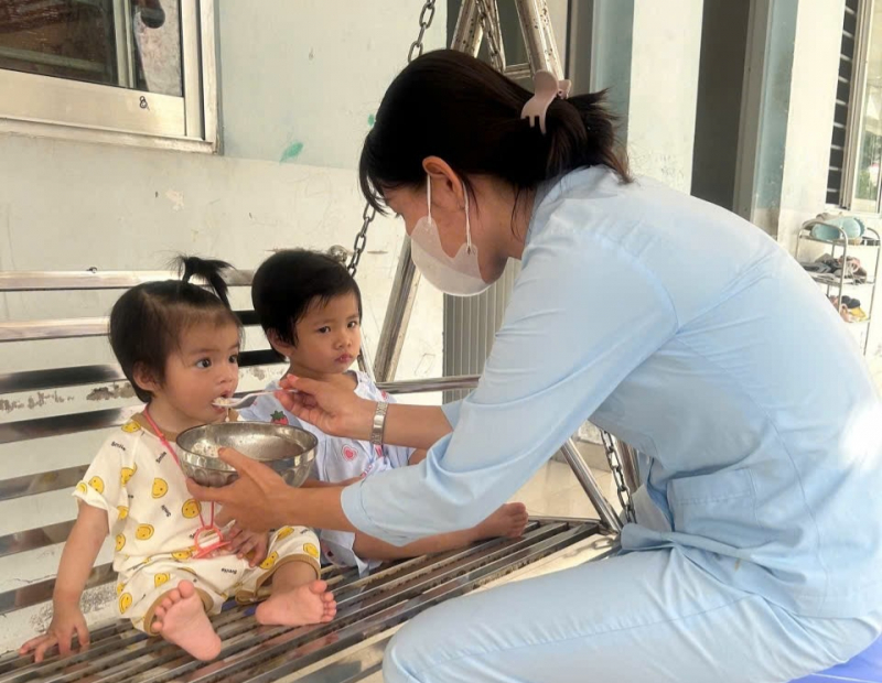 Tiền Giang thông tin về trường hợp hai bé gái bị bỏ rơi -0