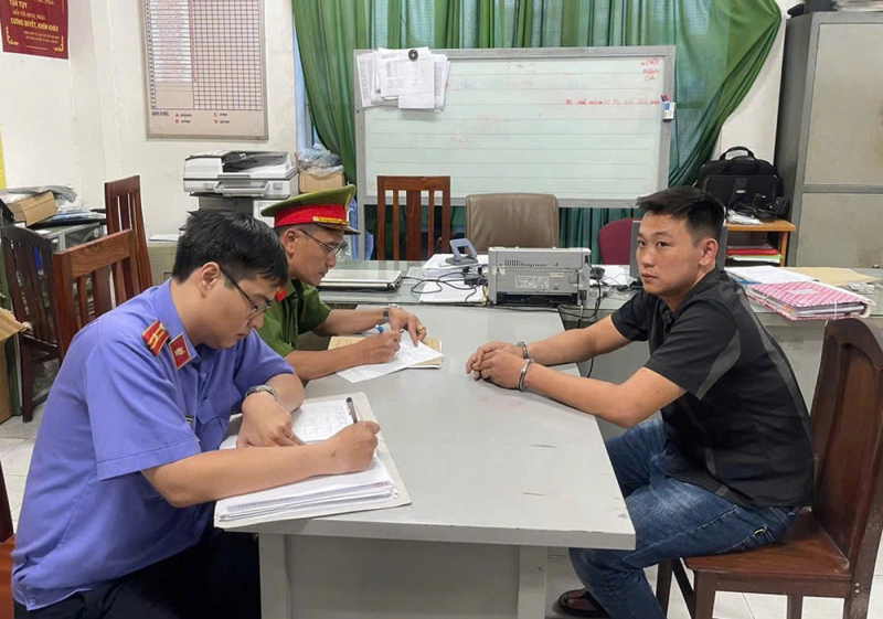 Đề nghị truy tố tài xế ô tô đánh người giữa đường trước cổng bệnh viện -0