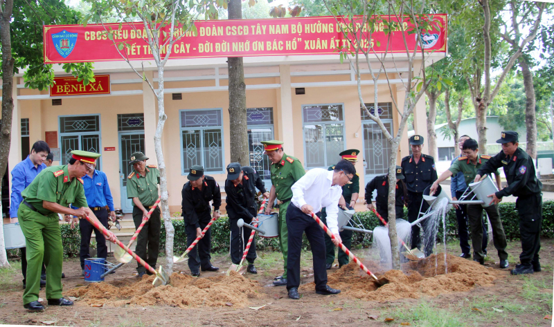 Khai giảng khóa huấn luyện 2.575 chiến sĩ mới tại vùng Tây Nam Bộ -0