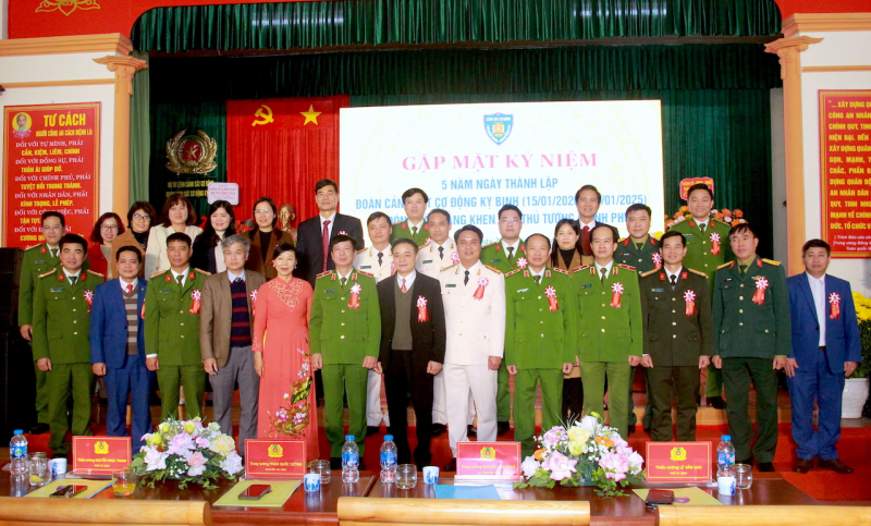 Đoàn Cảnh sát cơ động Kỵ binh kỷ niệm 5 năm thành lập, đón nhận Bằng khen của Thủ tướng -0