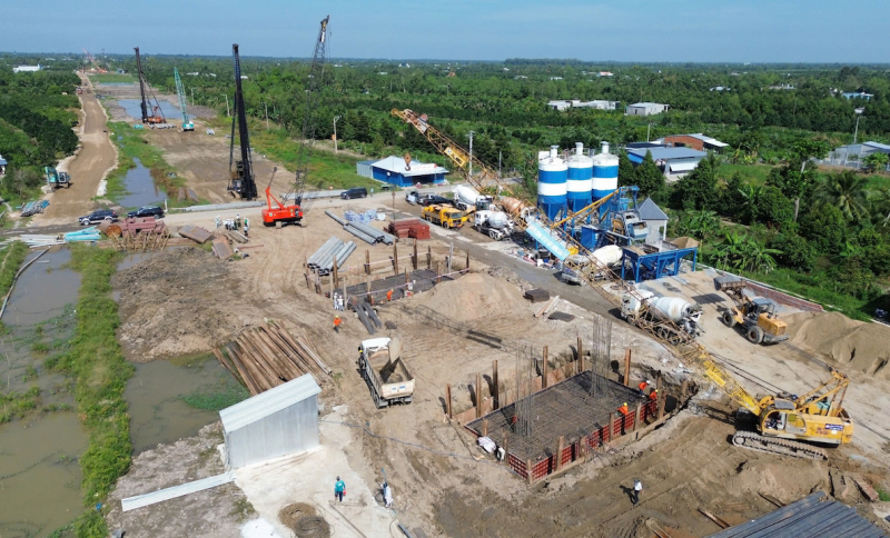 Đẩy nhanh tiến độ thi công các cao tốc ở miền Tây -2