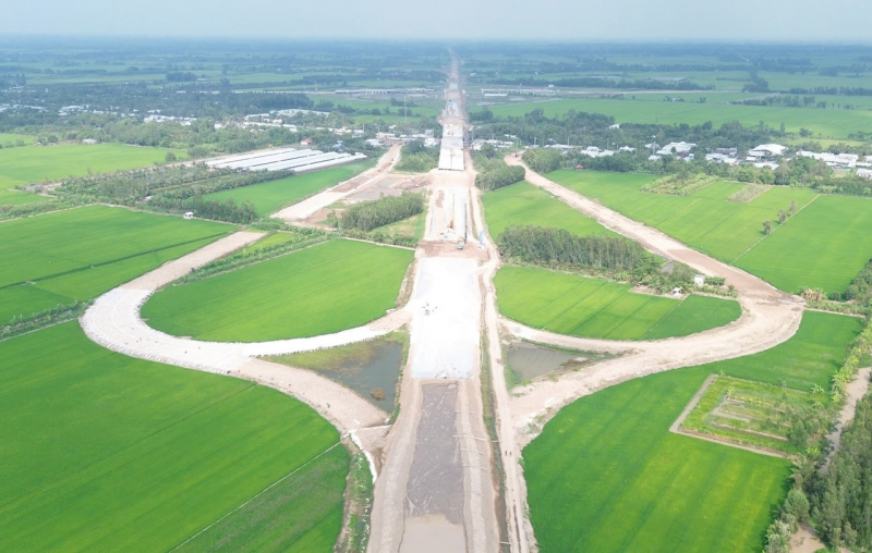 Đẩy nhanh tiến độ thi công các cao tốc ở miền Tây -0