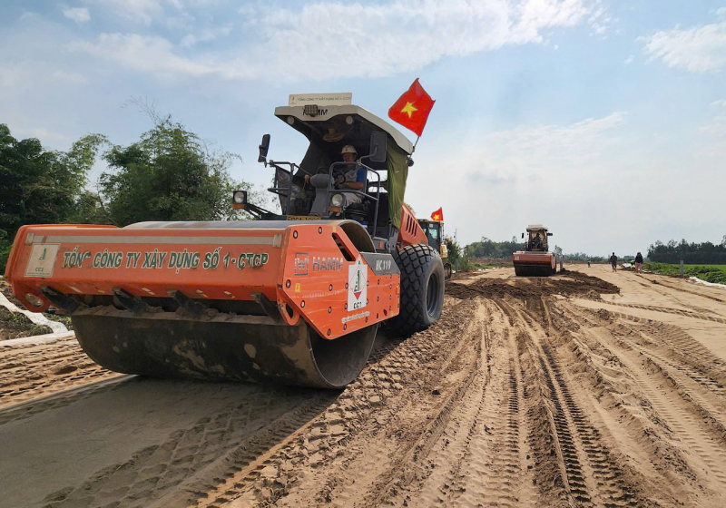 Đẩy nhanh tiến độ thi công các cao tốc ở miền Tây -2