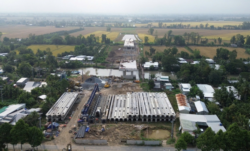 Đẩy nhanh tiến độ thi công các cao tốc ở miền Tây -0