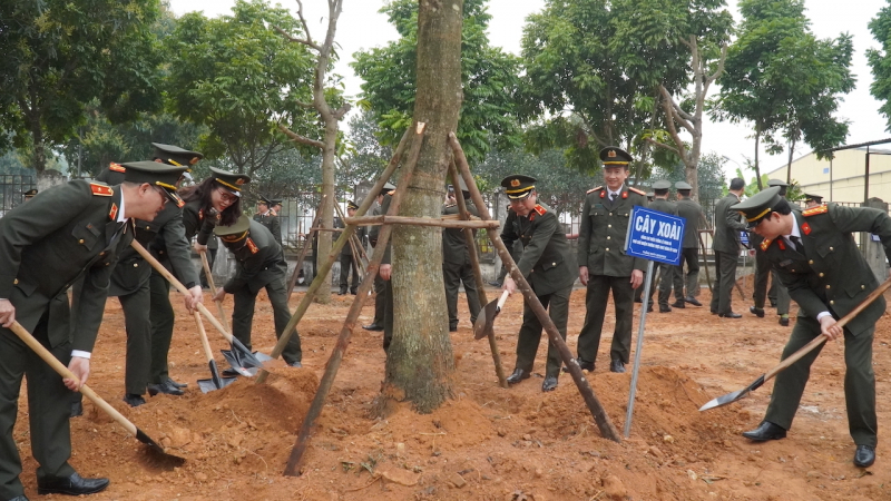 Lãnh đạo, cán bộ chiến sĩ các đơn vị phát động Tết trồng cây vì một Việt Nam xanh -0