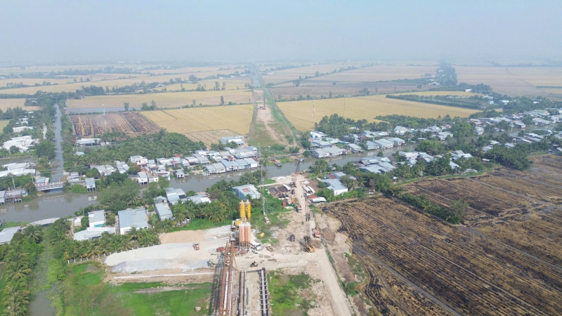 Đẩy nhanh tiến độ thi công các cao tốc ở miền Tây -0