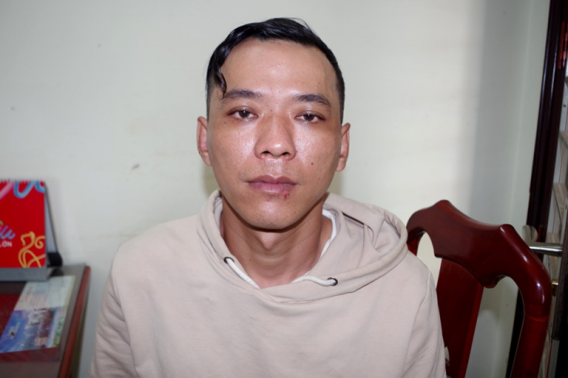 Nuốt không trôi sợi dây chuyền của thiếu nữ 16 tuổi -0