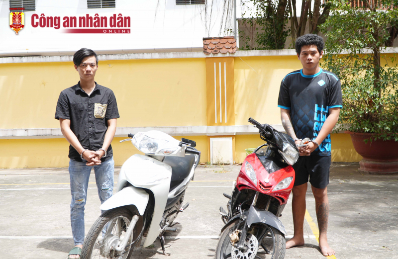 Hai 2 con nghiện thực hiện loạt vụ “ăn bay” sa lưới camera an ninh  -0