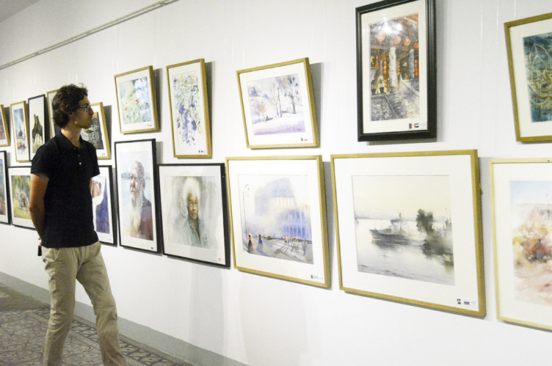 1 thi truong my thuat.jpg -0